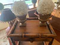 Mesa de apoio com gaveta
