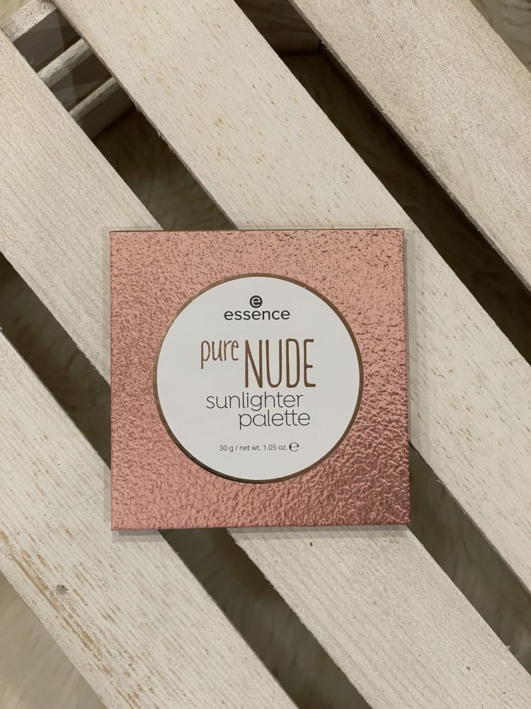 Essence pure nude sunlighter palette vegan paleta z rozświetlaczami