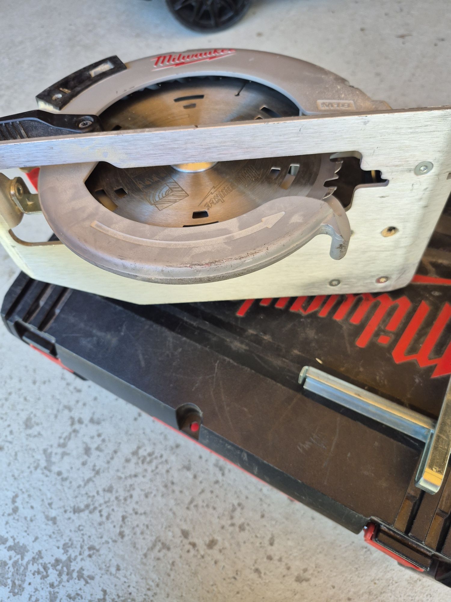 Pilarka tarczowa milwaukee M18 BLCS66