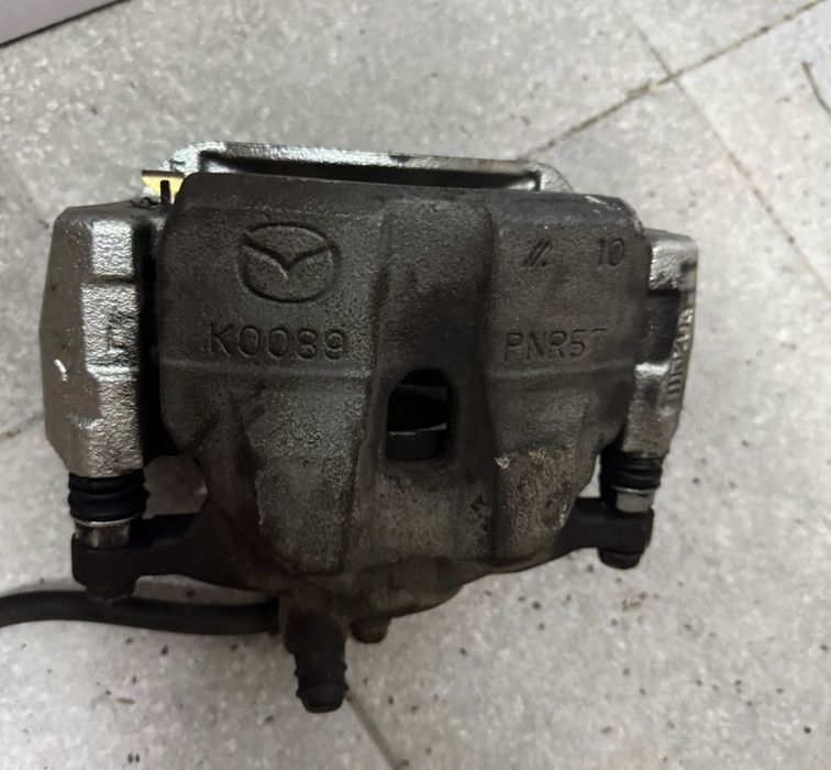 Супорти передні Mazda 6 GJ 2018