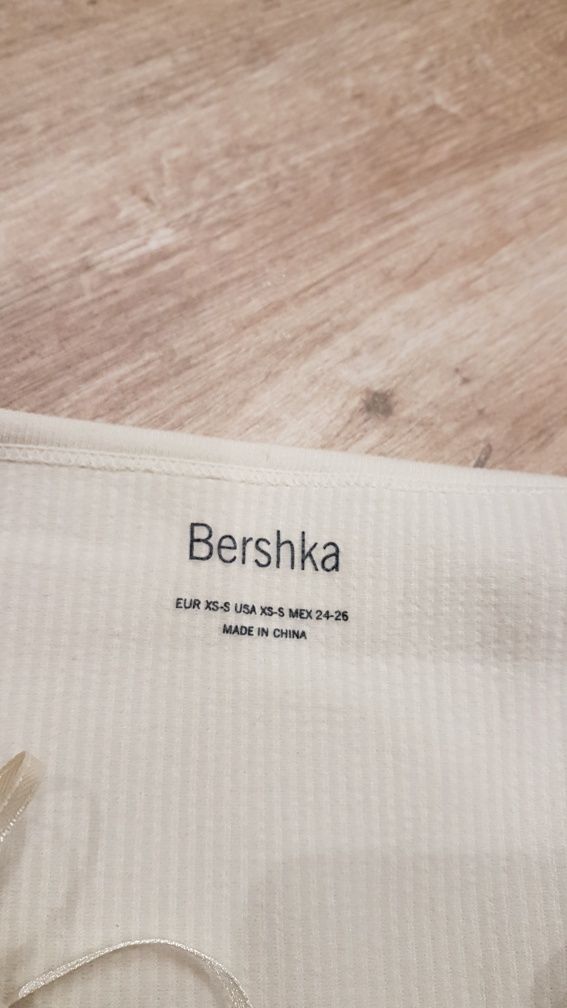 Krótka sukienka mini beżowa Bershka rozmiar XS tunika na plaże
