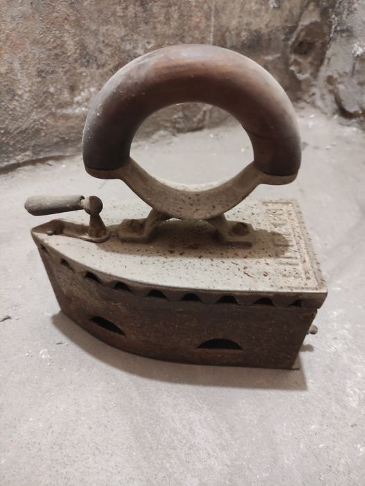 stare zabytkowe żelazko na węgiel Sibreco