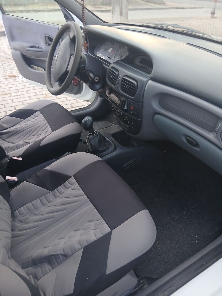 Vendo renault megane 1.4