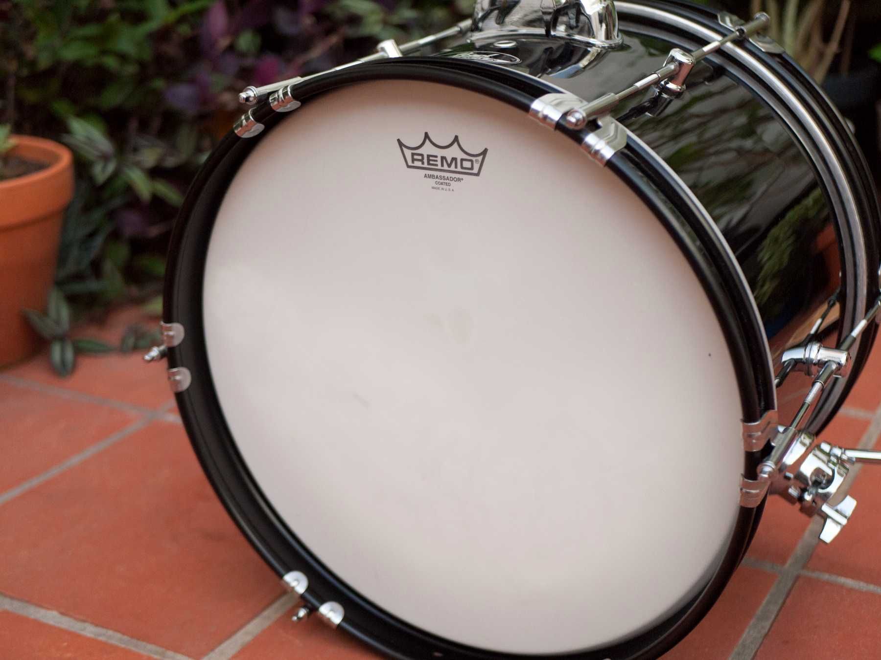 Pearl 16" x 10" Roadshow Jr. + 2 Peles