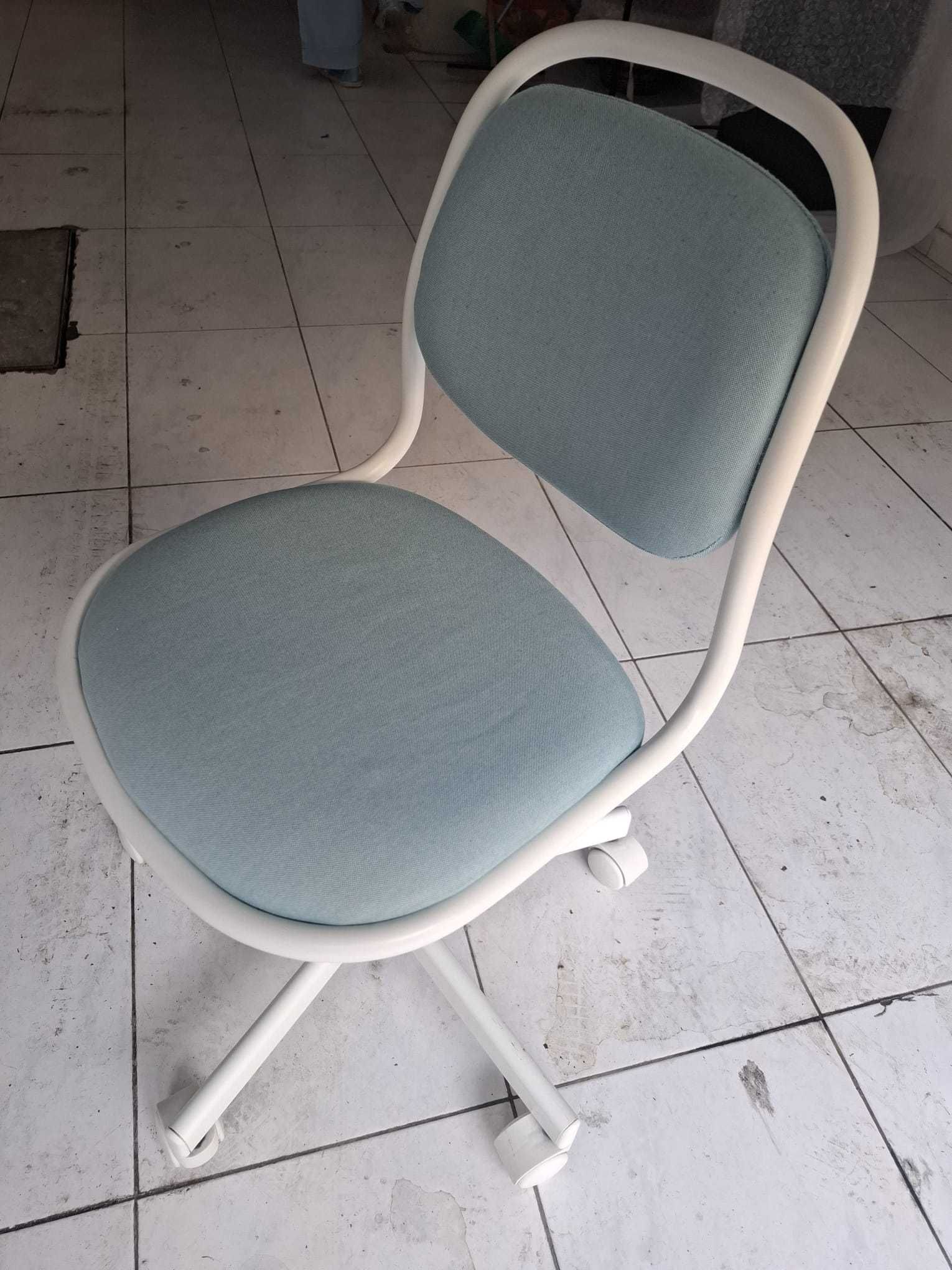 Cadeira p/secretária criança - Ikea - Ref. ÖRFJÄLL