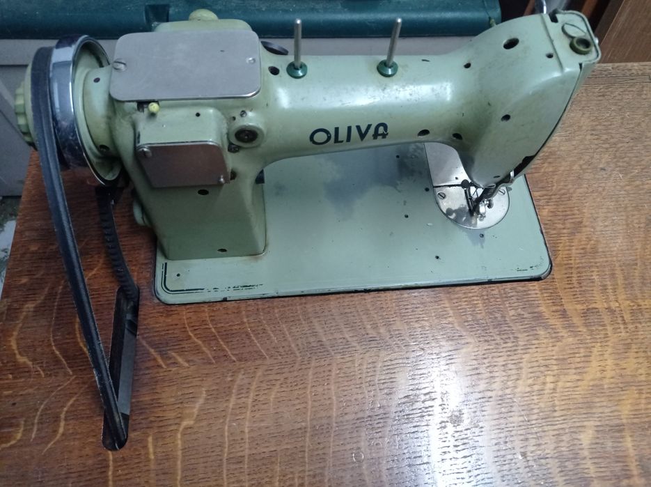 Máquina de costura Oliva