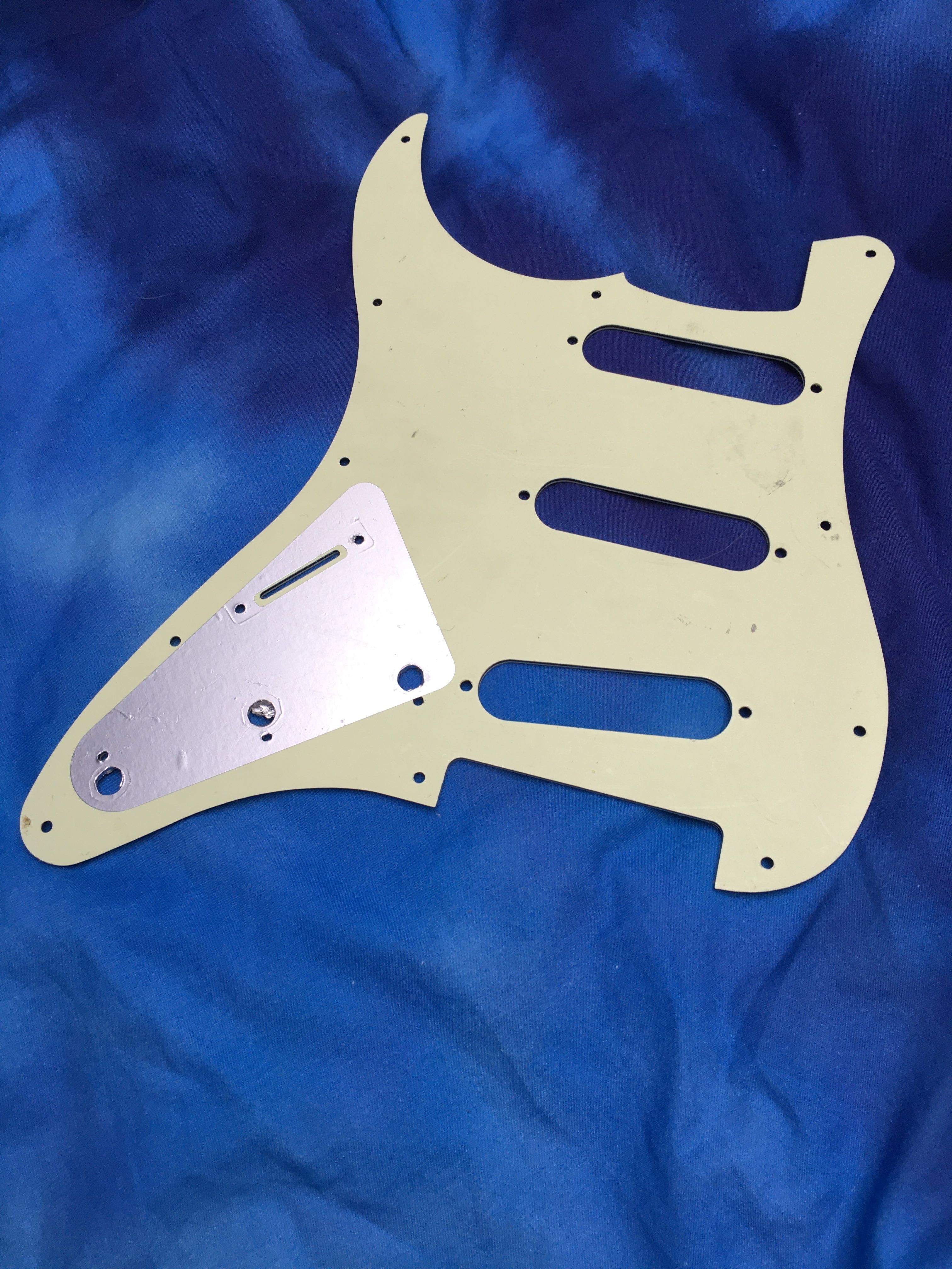 Pickguard 3 warstwowy SSS do Stratocaster maskownica