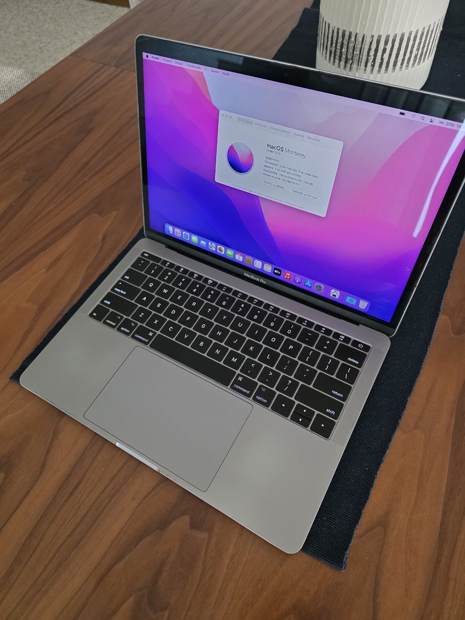 MacBook Pro 2016, 256GB c/NOVO. Troca/retoma. Com carregador