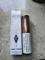 Charlotte Tilbury Unreal Skin Sheer Głów Tint