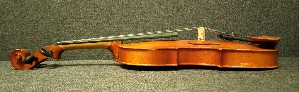Скрипка 2/4 Московська ф-ка 1978р. +смичок + футляр  .