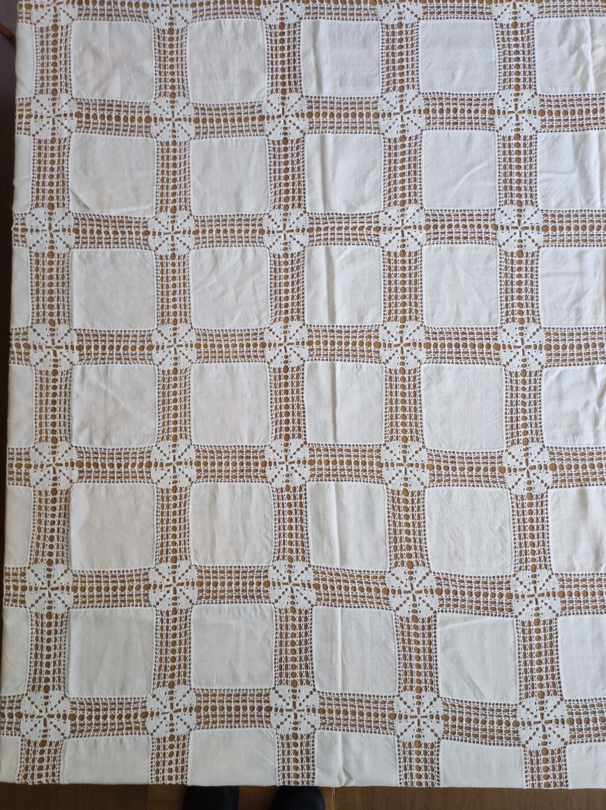 Toalha de mesa de linho e renda trabalho manual perfeição