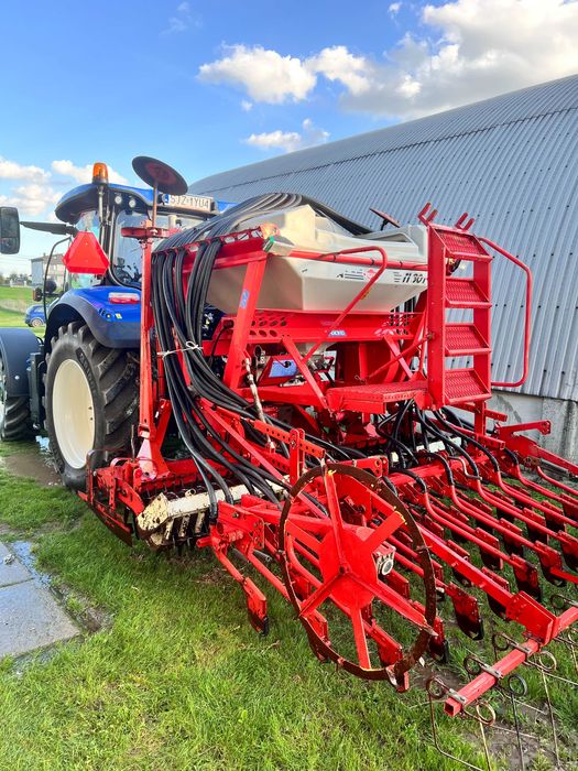 Agregat uprawowo siewny KUHN Venta