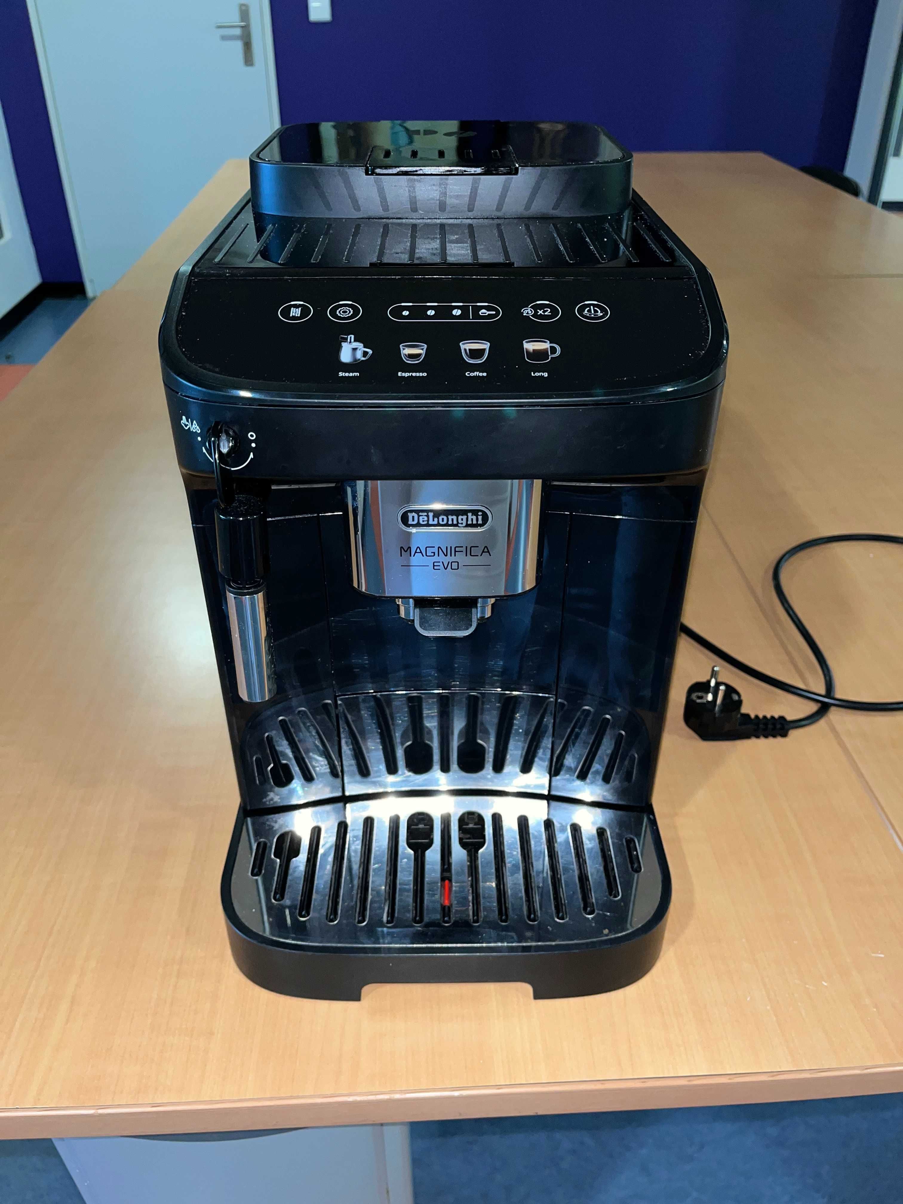 Máquina de Café Automática DELONGHI Magnifica Evo ECAM290.61.SB