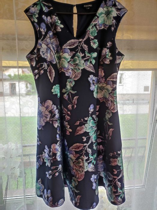 Suknia  w kwiaty r. 42