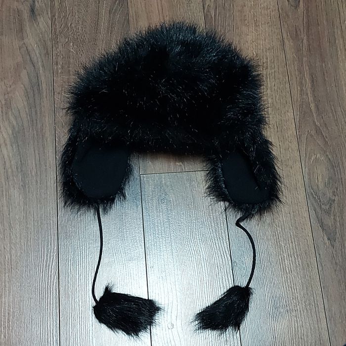 Damska czapka uszatka_futro_czarna