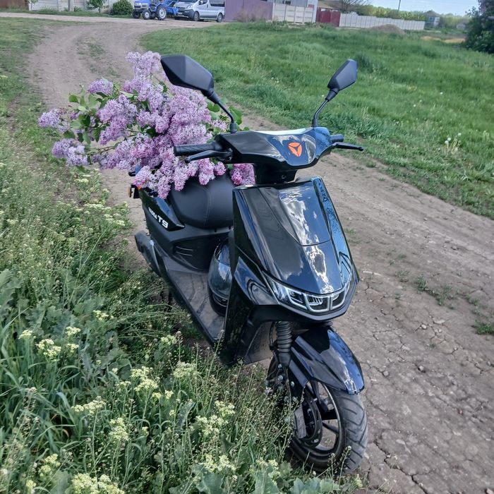 Продам електроскутер Yadea T9 в дуже гарному стані, він новий 2024р