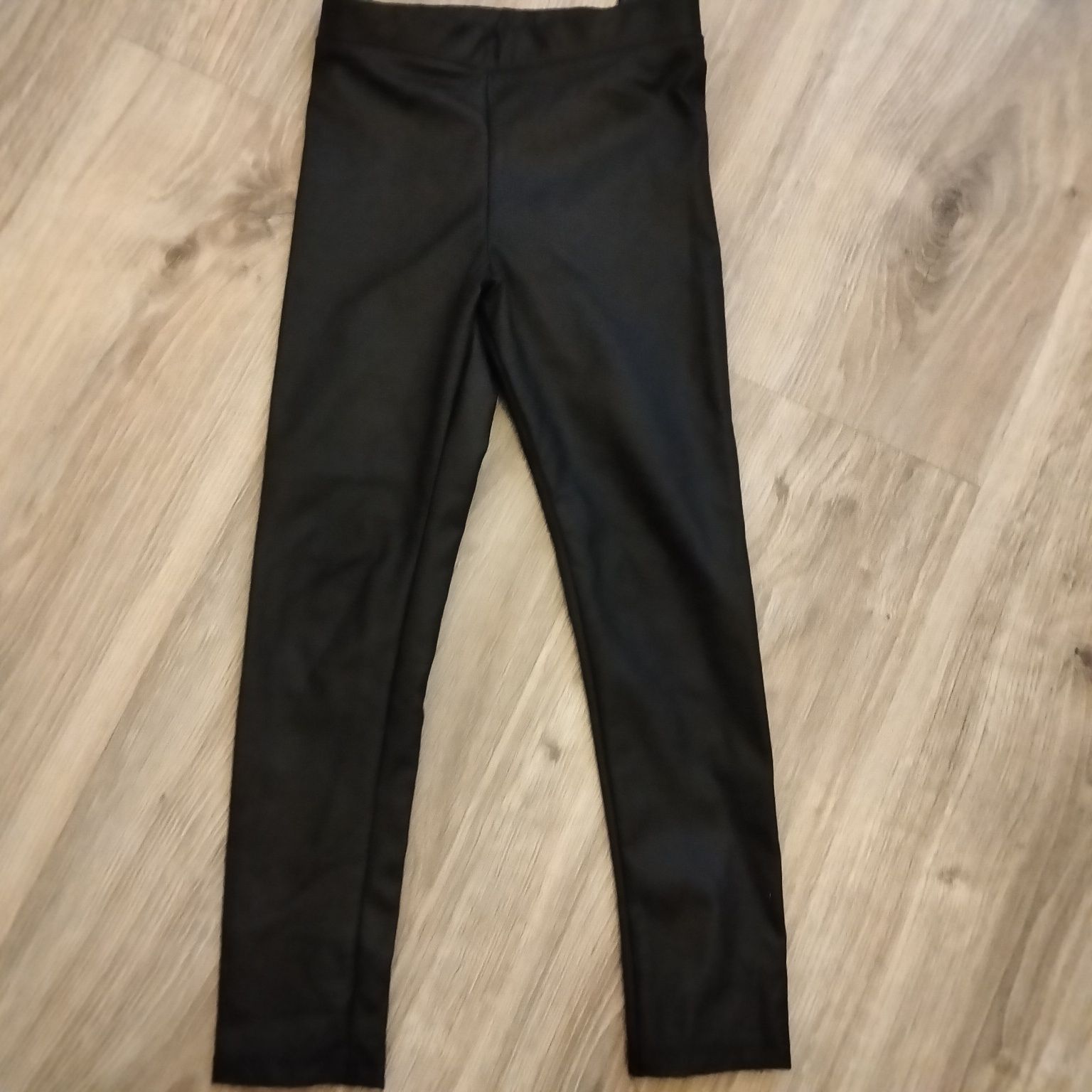 Leginsy eko skóra H&M dla dziewczynki  104
