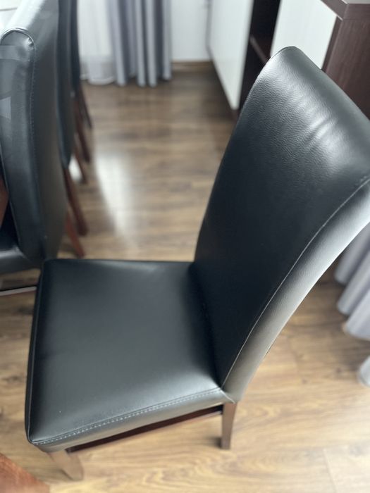 Stół do jadalni + 8 krzeseł.