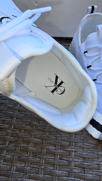 жіночі кросівки на кожен день від Calvin Klein