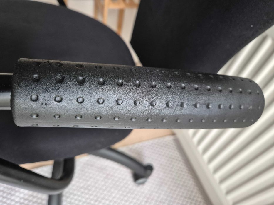 Fotel czarny obrotowy Nominell z IKEA