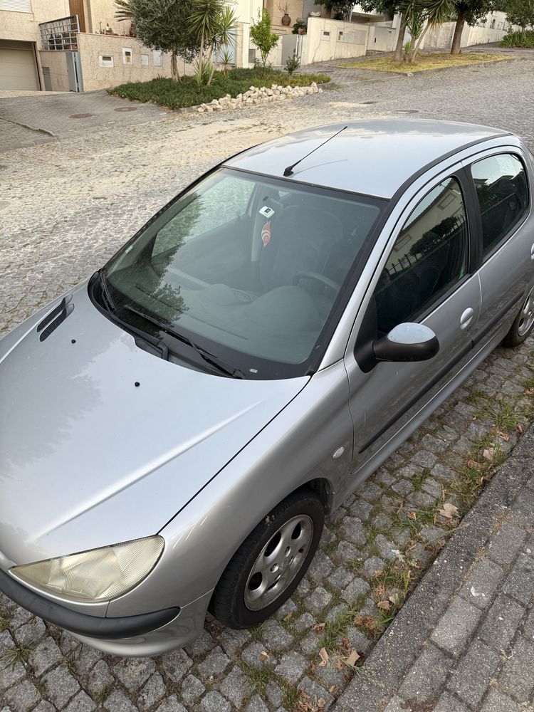 Peugeot 206 ano 2002