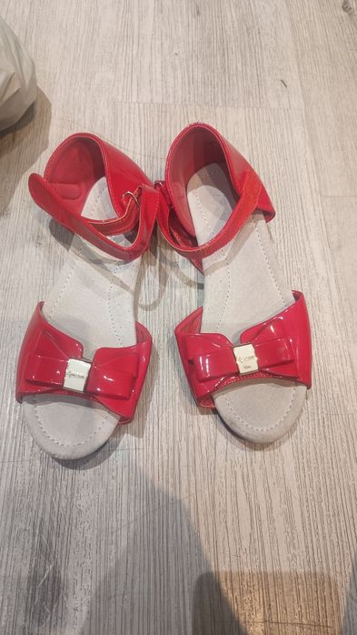 Lakierki dziewczęce 34