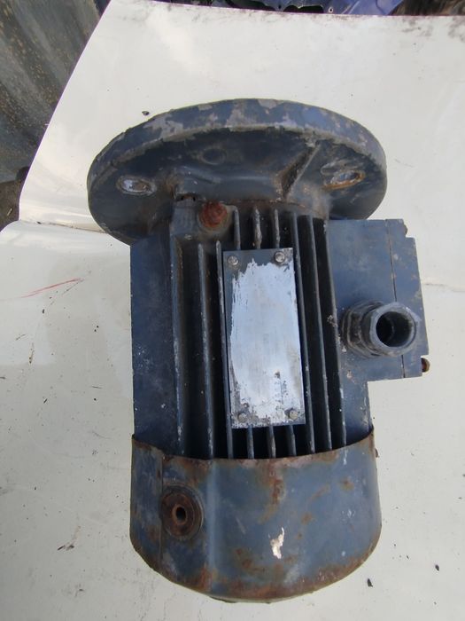 Электро двигатель 1.5 кв