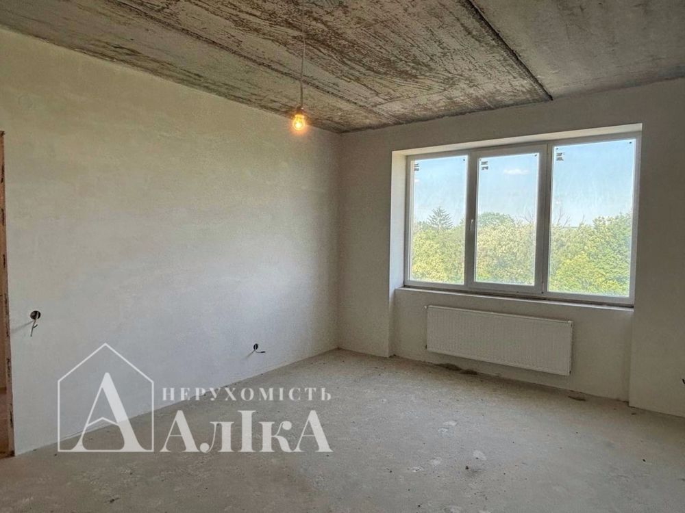 Продам простору 1-кімнатну квартиру в новобудові
