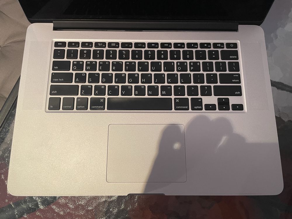 MacBook Pro (Retina, 15-inch, Mid 2015) - board avariada