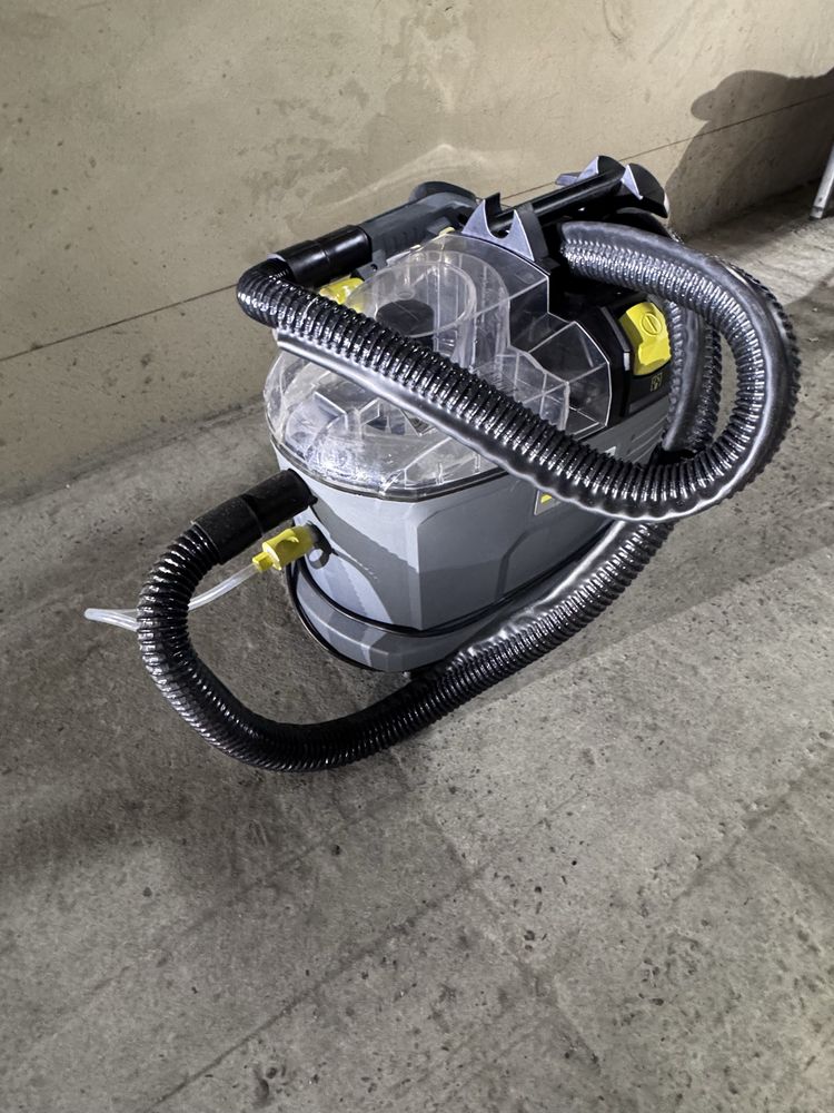 Миючий пилосос  Karcher Puzzi 8/1 для хімчистки