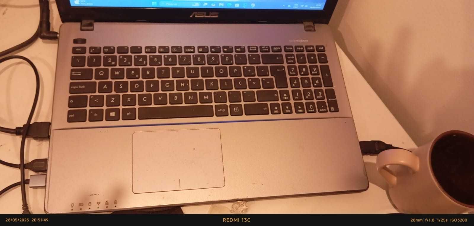 Portátil Asus X550