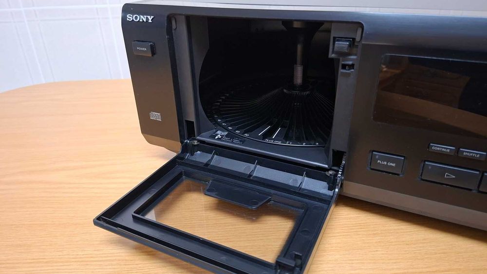 Sony CDP-CX50 50+1 disco, CD com controlo remoto