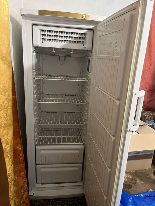 Морозильна камера INDESIT