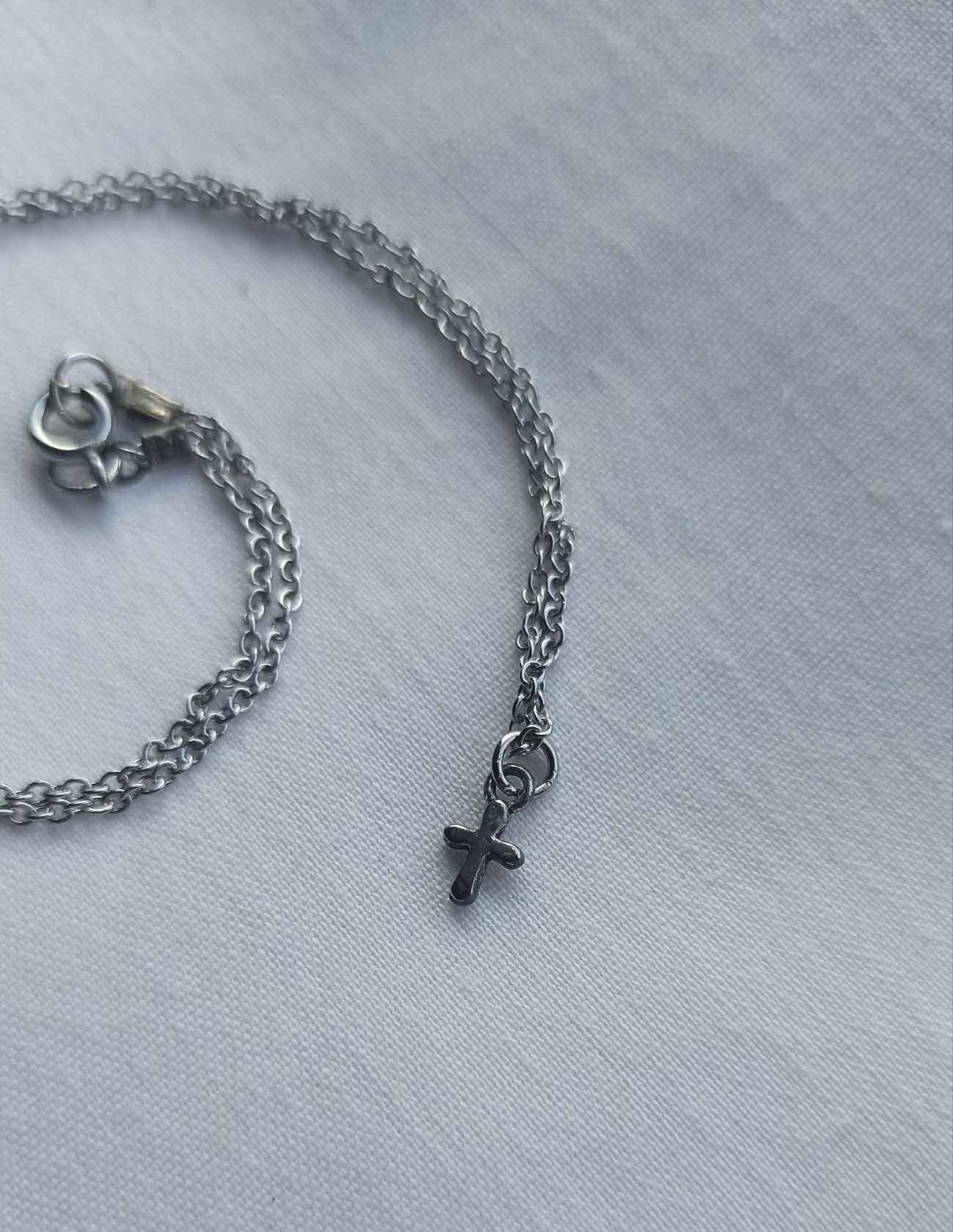 Colar com pendente cruz