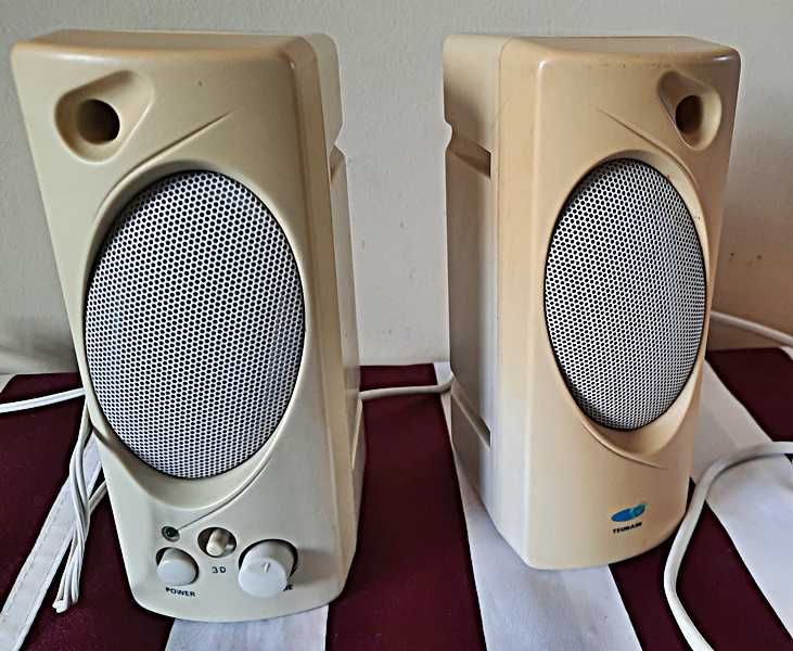 Głośniki do retro komputera Model Tsunami 693