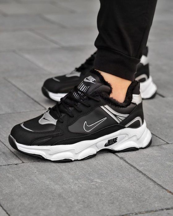 Чоловічі зимові хутряні кросівки Nike чорно-білі | кросівки найк