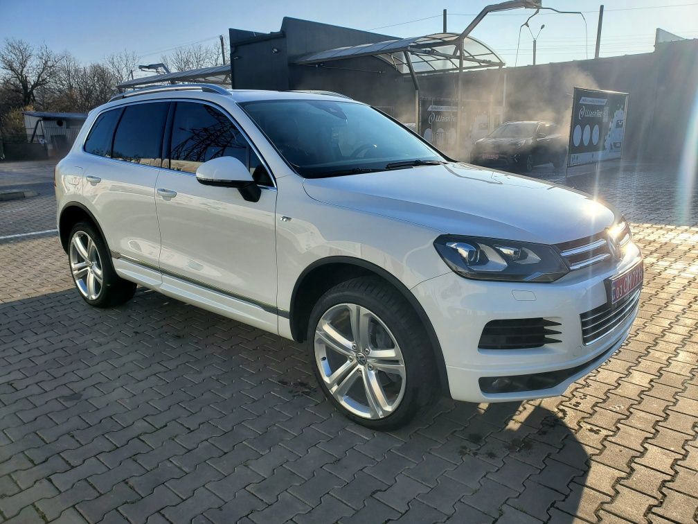 Touareg R-line  Максимальна комплектація/Вся в рідному окрасі/Пневмо/