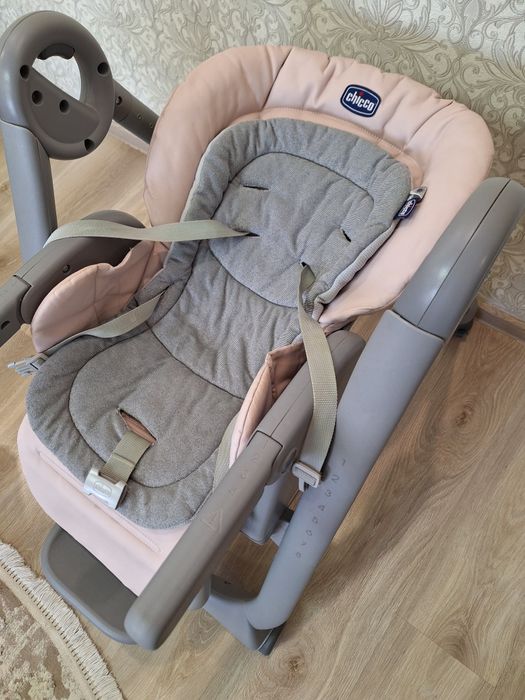 Стільчик для годування