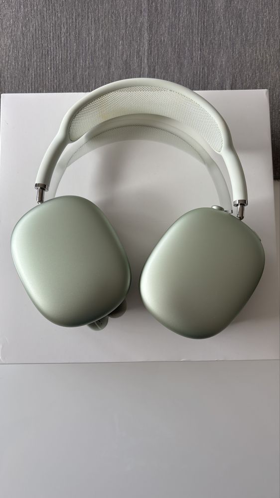 AirPods Max Green