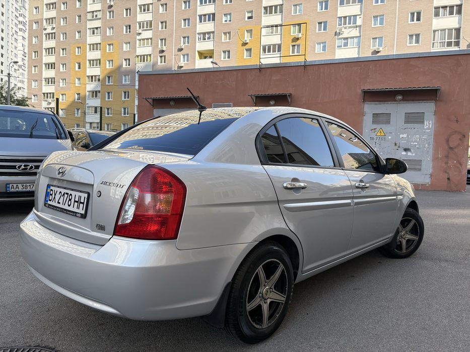 Hyundai accent 2008