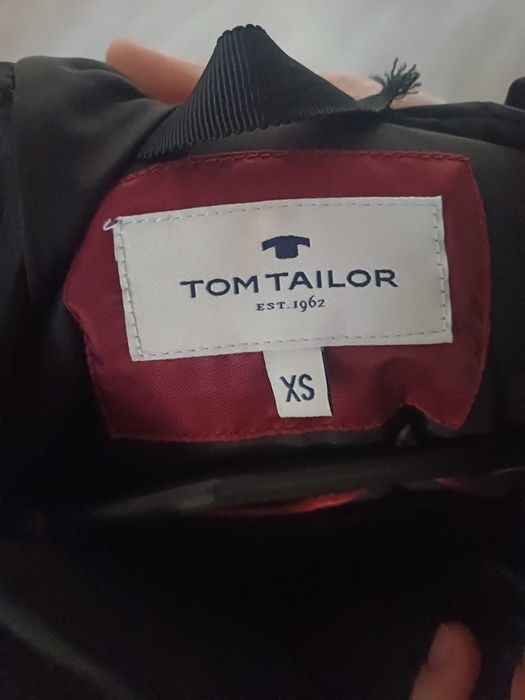 Жіноча осіння курточка