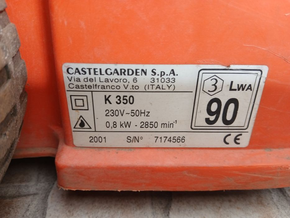 Maquina de cortar relva