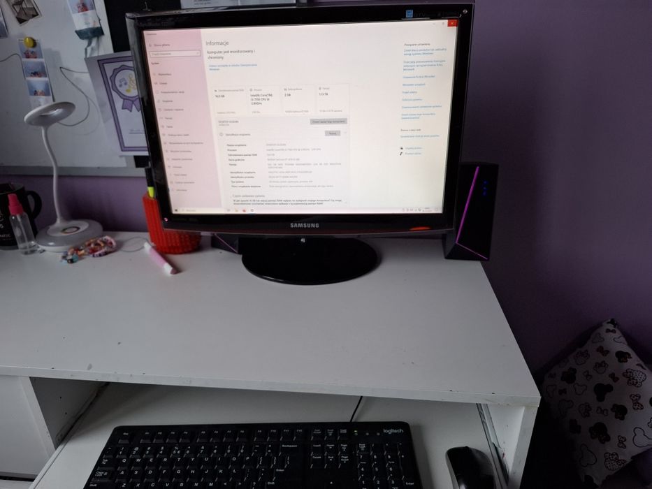 Komputer stacjonarny kompletny , monitor , głośnik,  klawiatura, mysz