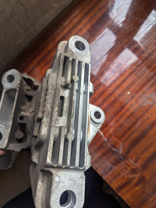 Левая подушка ДВС volvo xc40 32255273