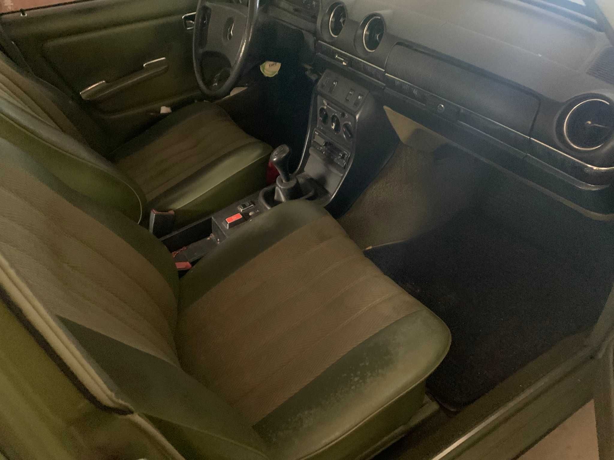Mercedes-Benz W123 200 (Gasolina/GPL) – Clássico de 1979 | 134.000 km