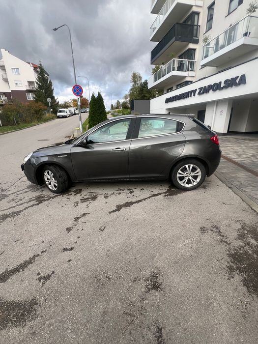 Alfa Giulietta_1.6JTDM_Basis_BezWkladu_PieknyKolor_Led_Czujniki