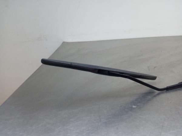Haste / braço de escova limpa vidros frente esquerda NISSAN Micra V (K