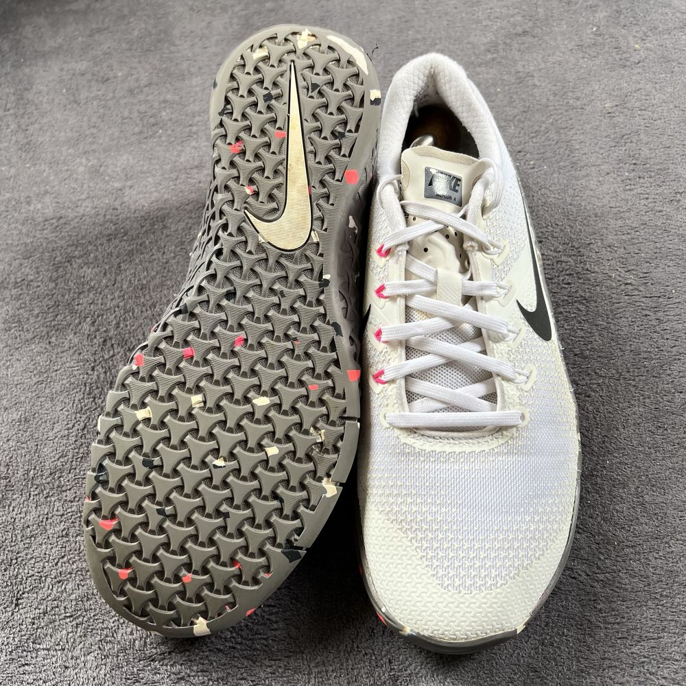 Жіночі кросівки Nike metcon 4. P. 40,5.