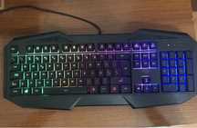 Teclado Gaming Trust GXT 830-RW Avonn - Layout PT
