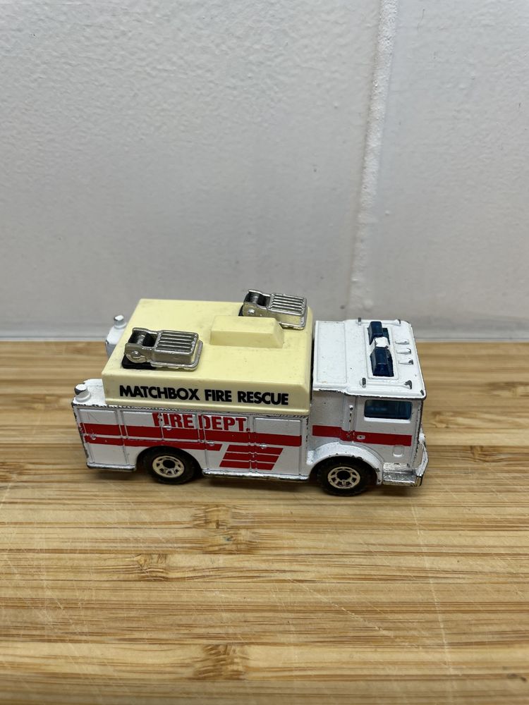 Matchbox fire Auxiliary power truck 1991